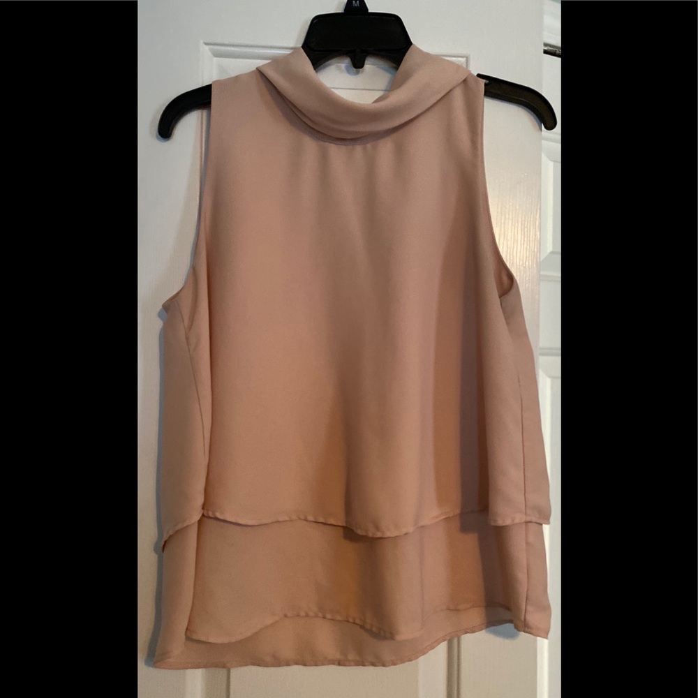 Tiered Blush sleeveless blouse with zipper detail